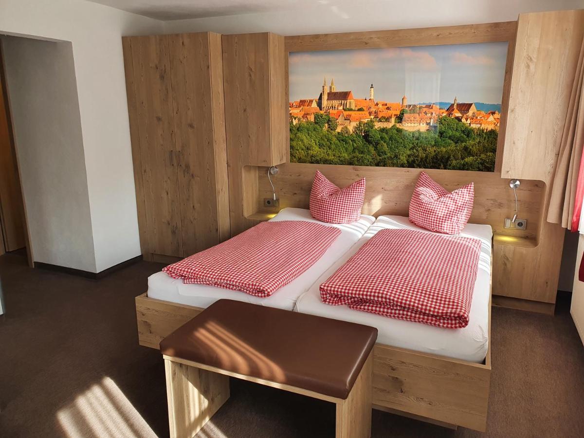 Gasthof Alte Schreinerei โรเทนบวร์ก อ็อบ แดร์เทาเบอร์ ภายนอก รูปภาพ